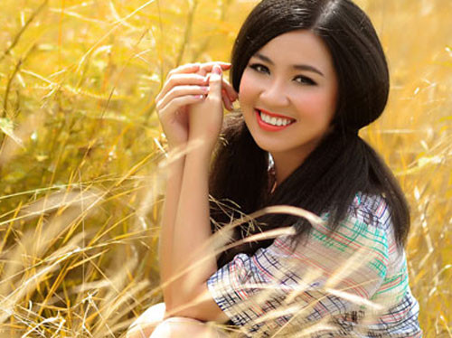 Diễn viên Lê Khánh nói về mẹ: "Mẹ là điều tuyệt vời nhất. Nếu bạn thần tượng một người nào đó sẽ có lúc bạn sụp đổ vì họ nhưng mẹ thì không bao giờ sụp đổ trong tâm trí bạn"