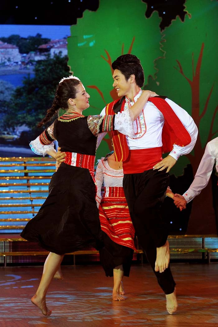 Trước đó, anh trở thành thí sinh được bình chọn nhiều nhất trong đêm thi thứ 6. Trước đó, anh trở thành thí sinh được bình chọn nhiều nhất trong đêm thi thứ 6.