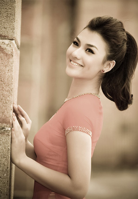 Theo lời cô, scandal ảnh hưởng tới danh dự và cả gia đình cô. Không chỉ vậy mà công sức Hồng Quế cố gắng nỗ lực trong nghề người mẫu suốt thời gian qua cũng như đổ xuống sông xuống biển. (Theo Gia đình và Cuộc sống)