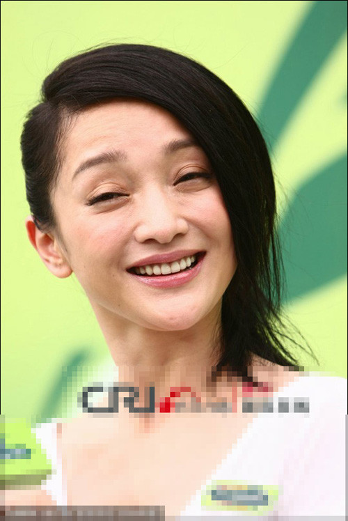 Nụ cười "không đỡ nổi" của Châu Tấn Nụ cười "không đỡ nổi" của Châu Tấn