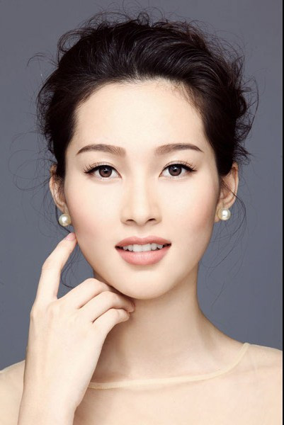 Đặng Thu Thảo sở hữu bờ môi nhỏ đẹp tự nhiên