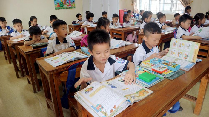 Chương trình, sách giáo khoa của các lớp học, cấp học triển khai theo lộ trình cần tiếp thu kết quả đạt được, khắc phục tồn tại, hạn chế đã được góp ý. (Ảnh: Ngân Chi)