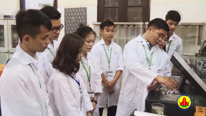 Sinh viên ngành Nông nghiệp, Học viện Nông nghiệp Việt Nam thực hành thí nghiệm. (Ảnh: Nhà trường cung cấp) Sinh viên ngành Nông nghiệp, Học viện Nông nghiệp Việt Nam thực hành thí nghiệm. (Ảnh: Nhà trường cung cấp)