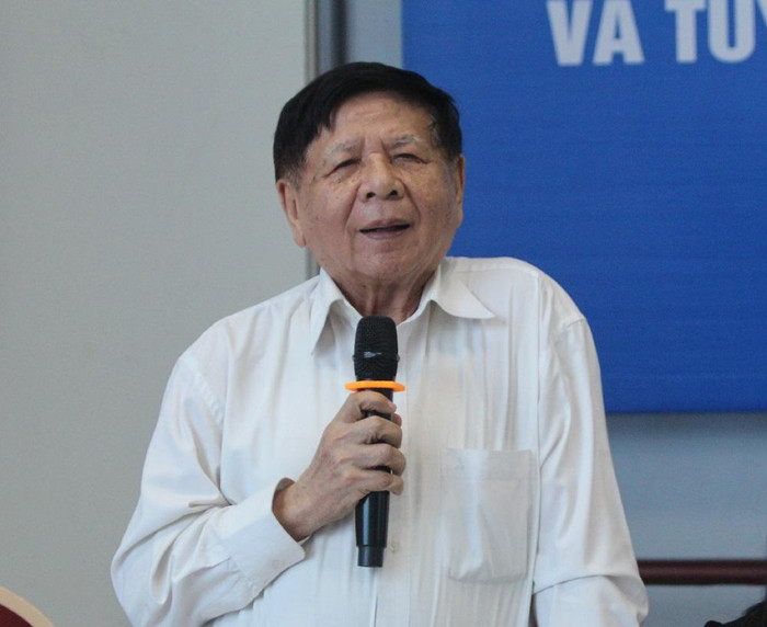 Phó giáo sư Trần Xuân Nhĩ. Phó giáo sư Trần Xuân Nhĩ.