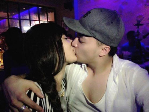 Hình ảnh Cao Thái Sơn hôn Hồng Quế.