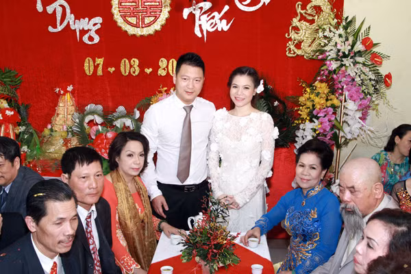 Trước thềm đám cưới, Mỹ Dung tiết lộ: "Đám cưới là sự kiện trọng đại của đời người, tôi coi đấy như một dấu mốc quan trọng, mở ra một chương mới trong cuộc sống".