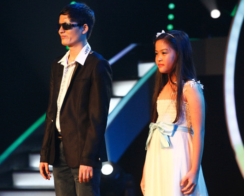 Trần Văn Thương (trái) và Vũ Đình Tri Giao cùng lắng nghe kết quả. Ảnh: Tạ Anh Tùng. Trần Văn Thương (trái) và Vũ Đình Tri Giao cùng lắng nghe kết quả. Ảnh: Tạ Anh Tùng.