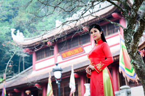 Ngọc Hân cho biết cô rất ấn tượng với thắng cảnh nơi đây, đặc biệt là phong cách chùa chiền rất cổ kính của Tây Thiên và nếu có dịp rảnh rỗi dịp cuối năm hoặc đầu năm mới cô rất mong muốn có cơ hội quay lại nơi đây để lễ chùa.