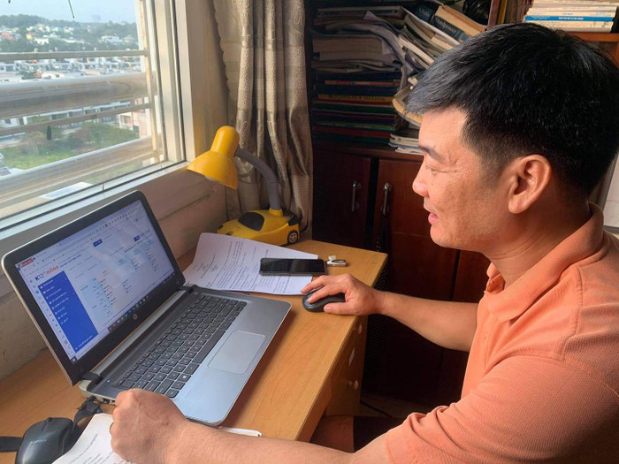 Giáo viên Thành phố Hồ Chí Minh dạy học trực tuyến tại nhà (ảnh minh họa: P.N) Giáo viên Thành phố Hồ Chí Minh dạy học trực tuyến tại nhà (ảnh minh họa: P.N)