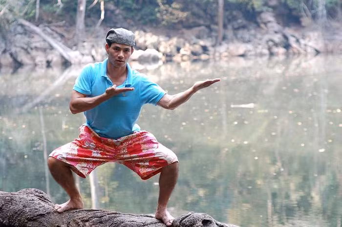 Xuân Bắc luyện công.