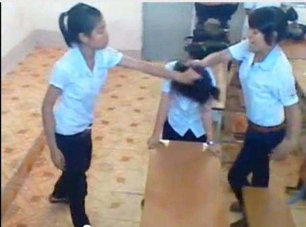 Sự việc được diễn ra ngay trong lớp học Sự việc được diễn ra ngay trong lớp học