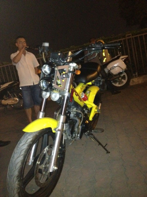 Chiếc xe "quái dị" của diễn viên hài. Chiếc xe "quái dị" của diễn viên hài.