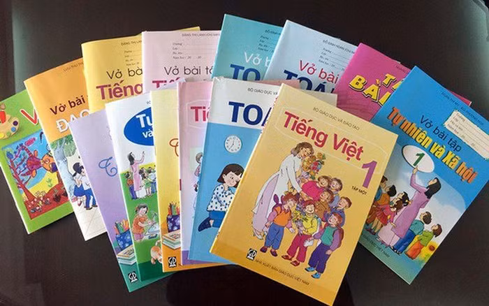 Chương trình mới được thông qua, liệu còn tình trạng độc quyền sách giáo khoa?(Ảnh minh họa: VTV) Chương trình mới được thông qua, liệu còn tình trạng độc quyền sách giáo khoa?(Ảnh minh họa: VTV)