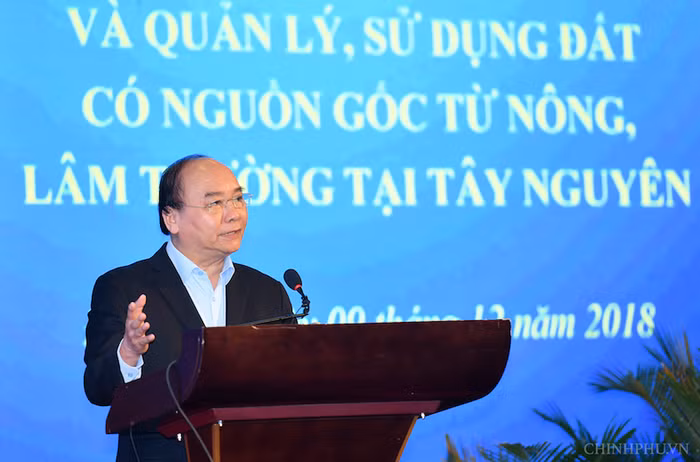 Ngày 9/12, tại tỉnh Đắk Lắk, Thủ tướng Nguyễn Xuân Phúc chủ trì Hội nghị “Giải pháp ổn định dân di cư tự do trên địa bàn cả nước và quản lý, sử dụng đất có nguồn gốc từ nông, lâm trường tại Tây Nguyên”. Ảnh: VGP