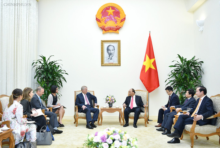 Thủ tướng Nguyễn Xuân Phúc mong muốn, với vai trò và ảnh hưởng của mình, Hoàng tử Anh thúc đẩy nhiều doanh nghiệp Anh đầu tư vào Việt Nam. Ảnh: VGP Thủ tướng Nguyễn Xuân Phúc mong muốn, với vai trò và ảnh hưởng của mình, Hoàng tử Anh thúc đẩy nhiều doanh nghiệp Anh đầu tư vào Việt Nam. Ảnh: VGP