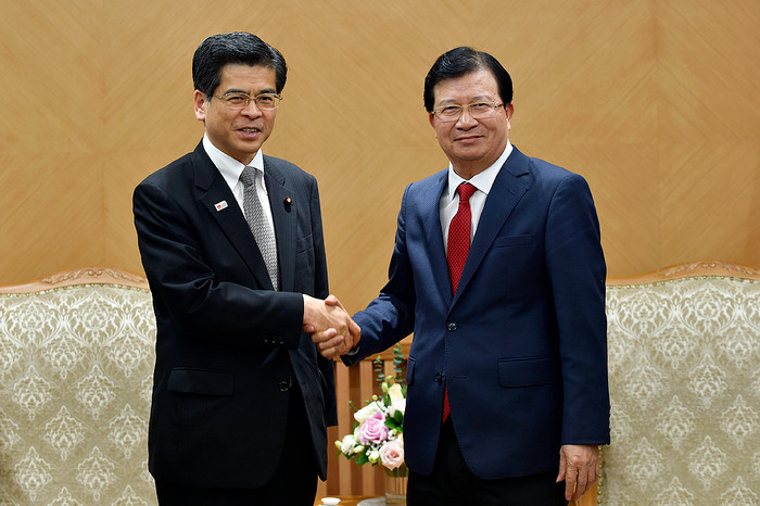 Phó Thủ tướng Trịnh Dình Dũng tiếp ông Keiichi Ishii, Bộ trưởng Bộ Đất đai, Cơ sở hạ tầng, Giao thông và Du lịch Nhật Bản. Ảnh: VGP/Nhật Bắc Phó Thủ tướng Trịnh Dình Dũng tiếp ông Keiichi Ishii, Bộ trưởng Bộ Đất đai, Cơ sở hạ tầng, Giao thông và Du lịch Nhật Bản. Ảnh: VGP/Nhật Bắc