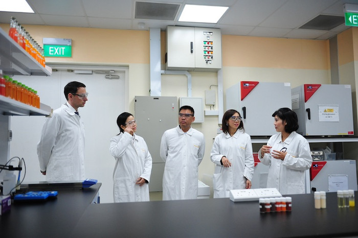 Bà Trần Thị Lệ, CEO NutiFood thăm trung tâm nghiên cứu thí nghiệm của BASF Khu vực Đông Nam Á Bà Trần Thị Lệ, CEO NutiFood thăm trung tâm nghiên cứu thí nghiệm của BASF Khu vực Đông Nam Á