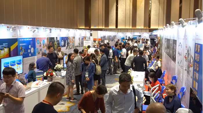 Sự kiện Techfest 2018 quy tụ nhiều doanh nghiệp trong lĩnh vực y tế, công nghệ, du lịch.
