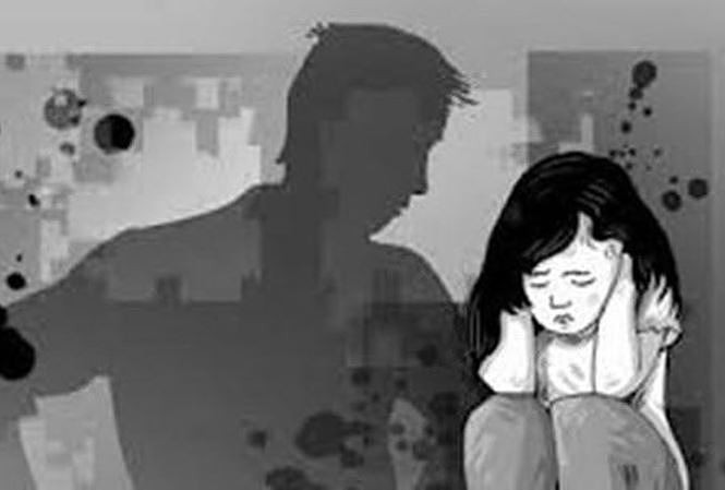 Phản ánh việc giáo viên dâm ô học sinh bằng cách nào? Ảnh minh hoa: Tienphong.vn Phản ánh việc giáo viên dâm ô học sinh bằng cách nào? Ảnh minh hoa: Tienphong.vn