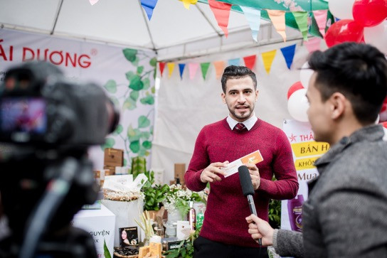 Saleem Hammed – một khách hàng đến từ Âu lục của Sao Thái Dương Saleem Hammed – một khách hàng đến từ Âu lục của Sao Thái Dương
