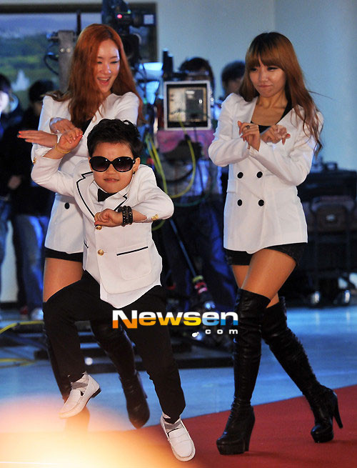 Cậu bé 7 tuổi là một trong những nhóc tì tài năng của làng giải trí Hàn.