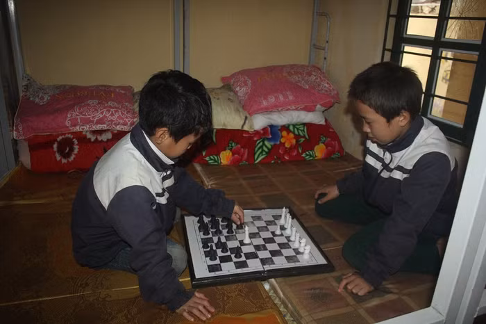 Bên cạnh đó các em cũng có thể tham gia các môn thể thao trí tuệ như cờ vua (Ảnh:Đức Minh)