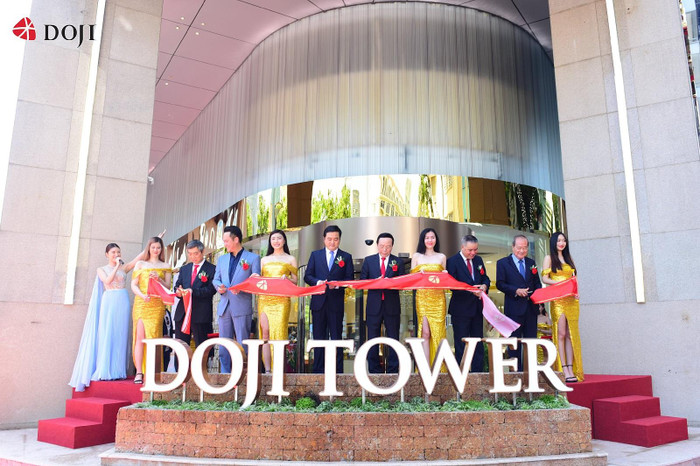 Nghi thức cắt băng khai trương DOJI Tower va Trung tâm trang sức cao cấp tại trung tâm Quận 1 – Thành phố Hồ Chí Minh. Nghi thức cắt băng khai trương DOJI Tower va Trung tâm trang sức cao cấp tại trung tâm Quận 1 – Thành phố Hồ Chí Minh.