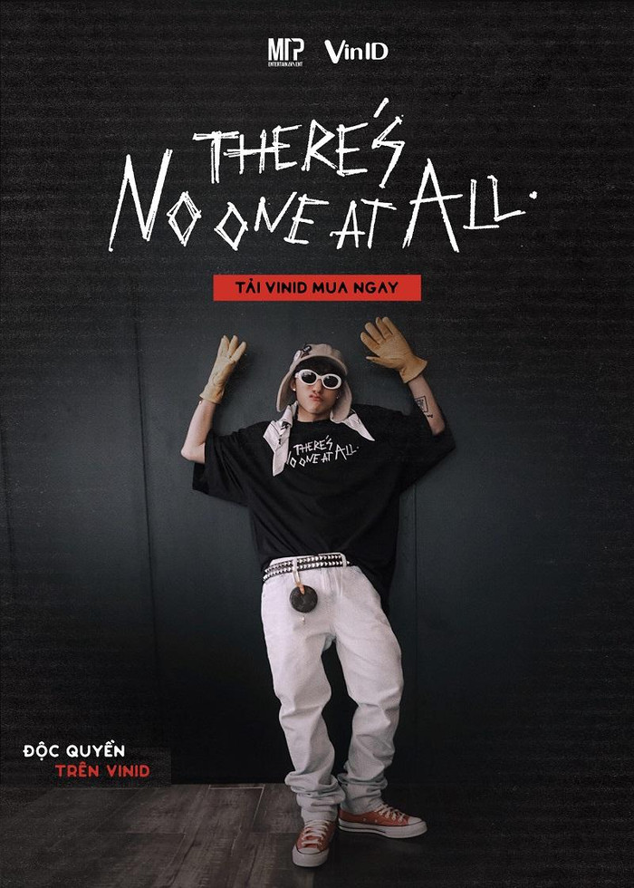 Với độ rách được làm bằng tay, mỗi chiếc áo NOAA đều là độc bản. Với độ rách được làm bằng tay, mỗi chiếc áo NOAA đều là độc bản.