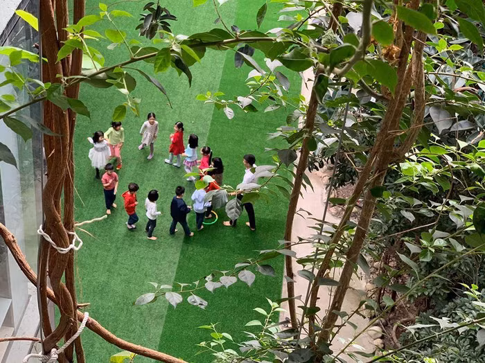 Học sinh M.E được học tập trong môi trường xanh giữa Thủ đô. Ảnh: NVCC.