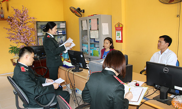 Đội ngũ cán bộ làm công tác thanh tra chuyên ngành bảo hiểm xã hội, bảo hiểm y tế, bảo hiểm thất nghiệp ngày càng được nâng cao chuyên môn, nghiệp vụ. Đội ngũ cán bộ làm công tác thanh tra chuyên ngành bảo hiểm xã hội, bảo hiểm y tế, bảo hiểm thất nghiệp ngày càng được nâng cao chuyên môn, nghiệp vụ.