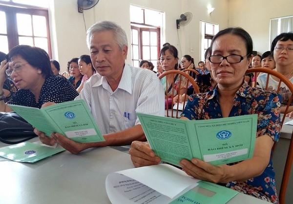 Mọi người dân đều có quyền và cơ hội được tiếp cận chính sách bảo hiểm xã hội khi bước vào độ tuổi lao động; đều được hưởng chính sách về hưu trí khi tuổi già. Mọi người dân đều có quyền và cơ hội được tiếp cận chính sách bảo hiểm xã hội khi bước vào độ tuổi lao động; đều được hưởng chính sách về hưu trí khi tuổi già.