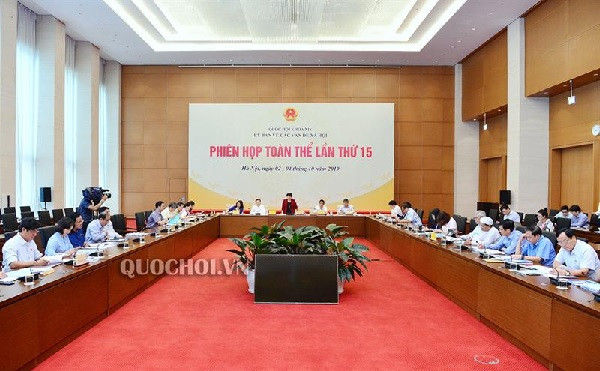 Nhiều đại biểu cho rằng, tình trạng doanh nghiệp trốn đóng bảo hiểm cần được quan tâm để có biện pháp thanh tra, kiểm tra. Ảnh: Quochoi.vn Nhiều đại biểu cho rằng, tình trạng doanh nghiệp trốn đóng bảo hiểm cần được quan tâm để có biện pháp thanh tra, kiểm tra. Ảnh: Quochoi.vn