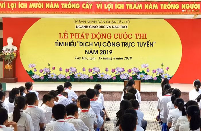 Nhiều phụ huynh phản ứng gay gắt với cuộc thi tìm hiểu dịch vụ công trực tuyến (Ảnh:hanoimoi.com)