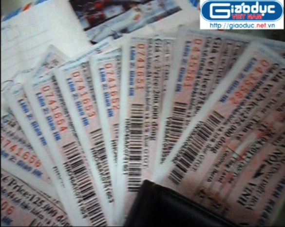 Vật chứng thu được trên người các đối tượng