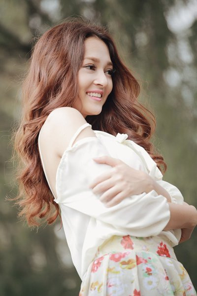 Là nhan sắc được phát hiện trong một cuộc thi hát, vẻ đẹp mong manh, thánh thiện của Bảo Anh đi kèm với những biệt danh đầy ưu ái và ngưỡng mộ "thiên thần đỏ", "thiên sứ"...