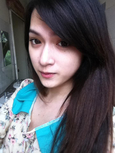 Nhìn khuôn mặt mộc mạc, duyên dáng này, chẳng ai có thể ngờ Hương Giang trước đó từng sống trong cơ thể của một người đàn ông.