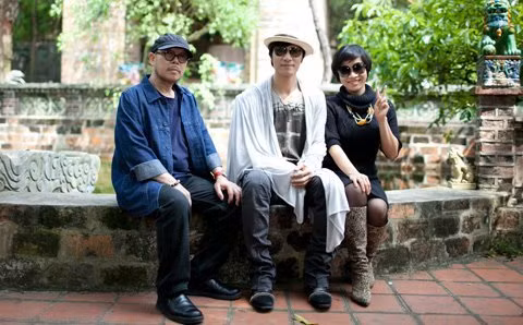 Tập luyện liên tục mấy tuần liên tiếp cộng thêm công việc chuẩn bị, tổ chức cho đêm diễn khiến Mỹ Linh thi thoảng phải thốt lên một tiếng: Mệt! Nhưng mỗi khi bước vào phòng tập cô lại hoàn toàn khác bỗng trở nên nhanh nhẹn hoạt náo nhưng lại có chút trầm lắng và sự nghiêm túc trong từng đoạn nhạc. (Theo VietNamNet)