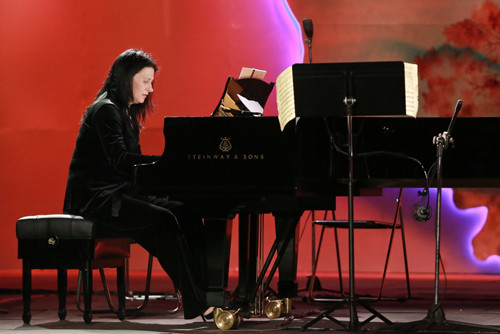 Sau những bản Concerto đầy nắng và gió của “Mùa Xuân và Mùa Hạ” , khán giả lại được thưởng thức một trong những bản nhạc nổi tiếng nhất của thiên tài soạn nhạc Tchaikovsky, bản nhạc mang tên “Pas Deux” hay còn gọi với cái tên mỹ miều “Thiên Nga Đen” (Black Swan). Sau những bản Concerto đầy nắng và gió của “Mùa Xuân và Mùa Hạ” , khán giả lại được thưởng thức một trong những bản nhạc nổi tiếng nhất của thiên tài soạn nhạc Tchaikovsky, bản nhạc mang tên “Pas Deux” hay còn gọi với cái tên mỹ miều “Thiên Nga Đen” (Black Swan).