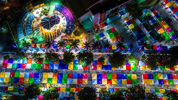 Toàn cảnh khu Chợ đêm Quy Nhơn