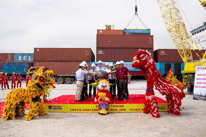 Lễ khai trương tuyến vận tải hàng container nội địa từ Cảng Nghi Sơn đi Cảng Bến Nghé (Thành phố Hồ Chí Minh) Lễ khai trương tuyến vận tải hàng container nội địa từ Cảng Nghi Sơn đi Cảng Bến Nghé (Thành phố Hồ Chí Minh)