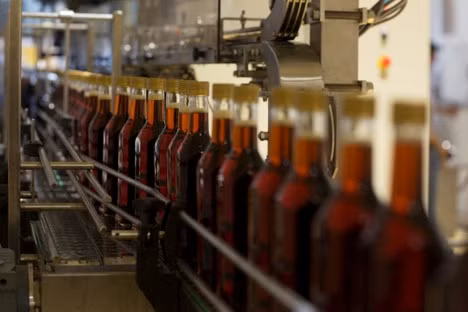 Quy trình sản xuất, đóng chai hiện đại, sạch sẽ, an toàn!