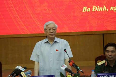 Tổng Bí thư Nguyễn Phú Trọng phát biểu tại buổi tiếp xúc cử tri Tổng Bí thư Nguyễn Phú Trọng phát biểu tại buổi tiếp xúc cử tri