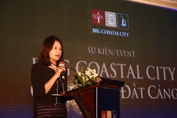 Bà Trần Tuyết Nhung, Phó tổng giám đốc Tập đoàn BRG phát biểu tại sự kiện