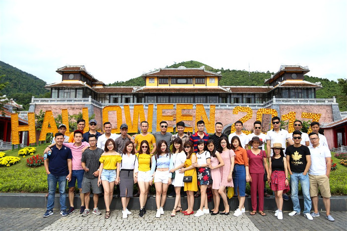 Thậm chí, nhiều nhóm khách còn chủ động đặt trước tour du lịch tới Sun World Ba Na Hills đúng dịp chính hội. Thậm chí, nhiều nhóm khách còn chủ động đặt trước tour du lịch tới Sun World Ba Na Hills đúng dịp chính hội.
