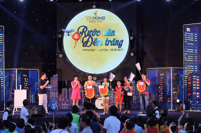 Chương trình trung thu tại Vinhomes Royal City.
