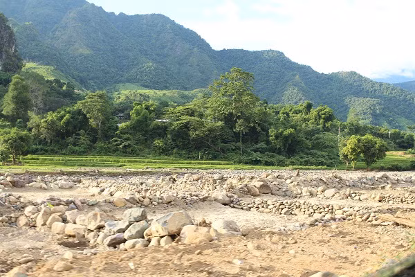 Toàn bộ bãi đá này trước đây là những thửa ruộng bậc thang tươi tốt Toàn bộ bãi đá này trước đây là những thửa ruộng bậc thang tươi tốt