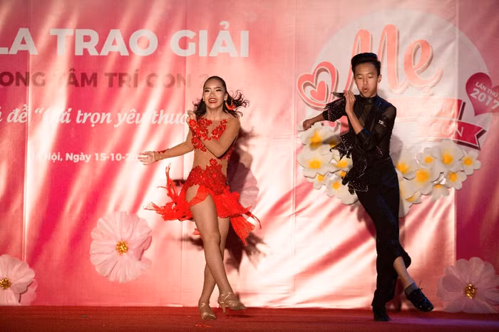 Cặp đôi “Bước nhảy Hoàn vũ nhí “2015: Thùy Dương – Nam Anh