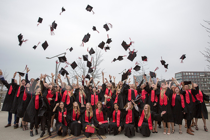 Sinh viên tốt nghiệp Master tạm biệt Uni Heidelberg Sinh viên tốt nghiệp Master tạm biệt Uni Heidelberg