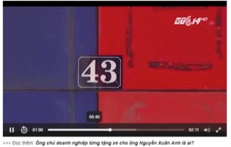 Biển số nhà 43 nằm chèn sang nhà bên cạnh (ảnh cắt từ clip của Vtc.vn) Biển số nhà 43 nằm chèn sang nhà bên cạnh (ảnh cắt từ clip của Vtc.vn)