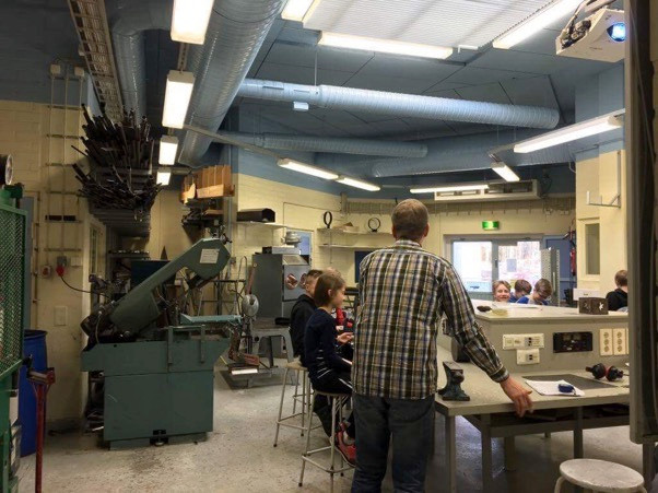 Lớp học Cơ khí của học sinh lớp 7 tại Phần Lan.